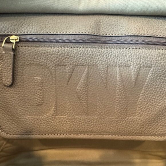 NWT DKNY Large Effortless Tote Bag Flint Gray (Beige) Color - Picture 7 of 9